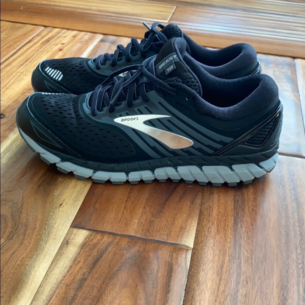 Brooks running shoes size 11